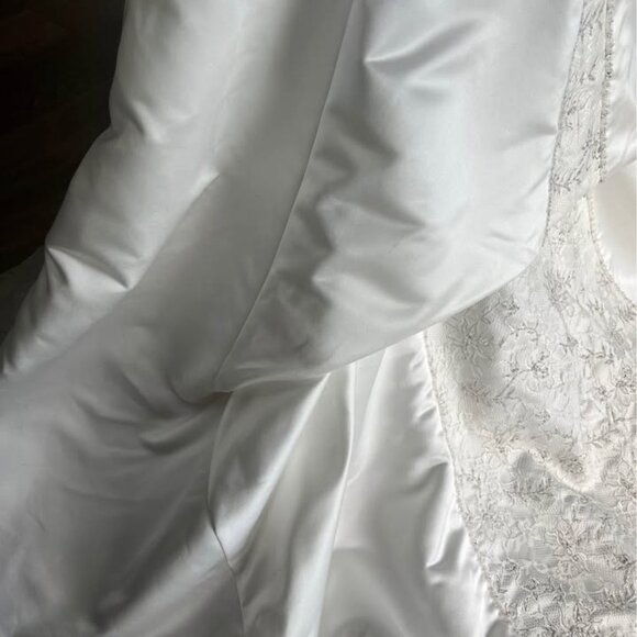 Maggie Sottero Haute Couture Wedding Gown – Size 14 (Adjustable Fit 6–8) - Picture 1 of 6